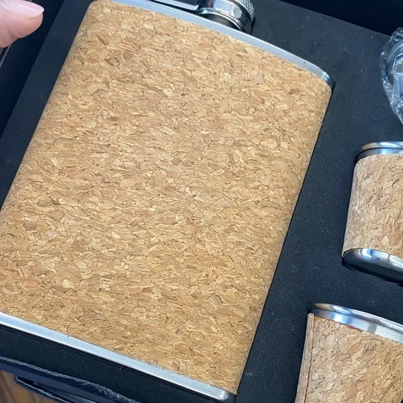 Cork and Stainless Steel Flask Set - Picture 5 of 6